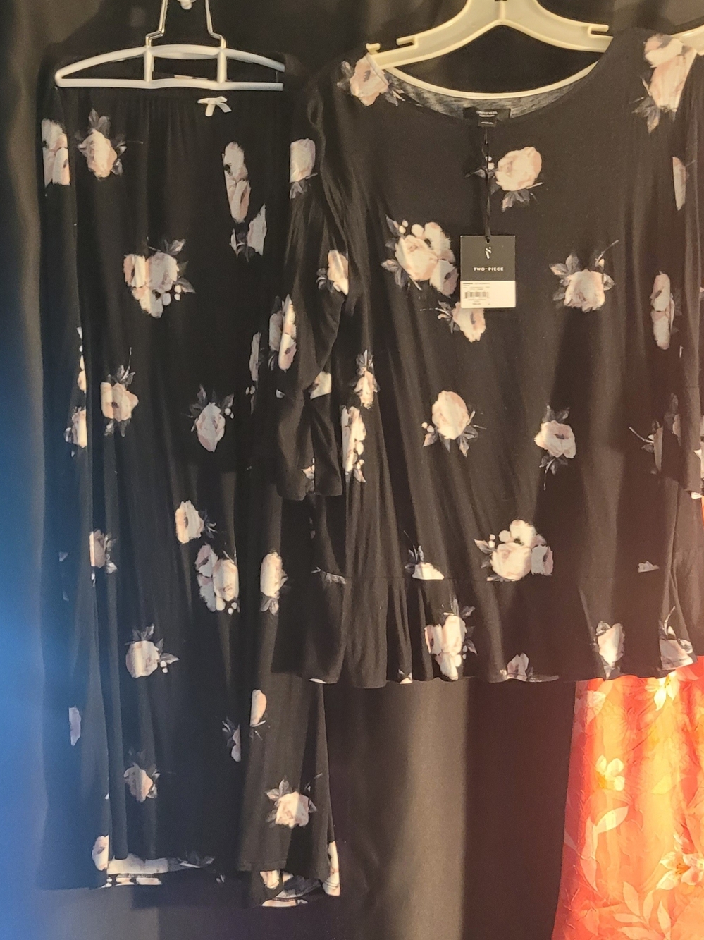 Simply Vera Vera Wang Black Pajama Set with Blush Floral Print